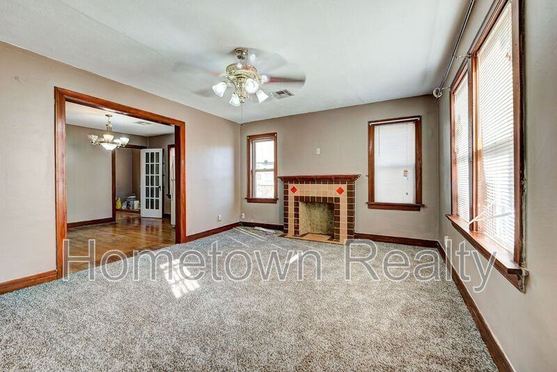 2213 N Hood St - Photo 3 of 25