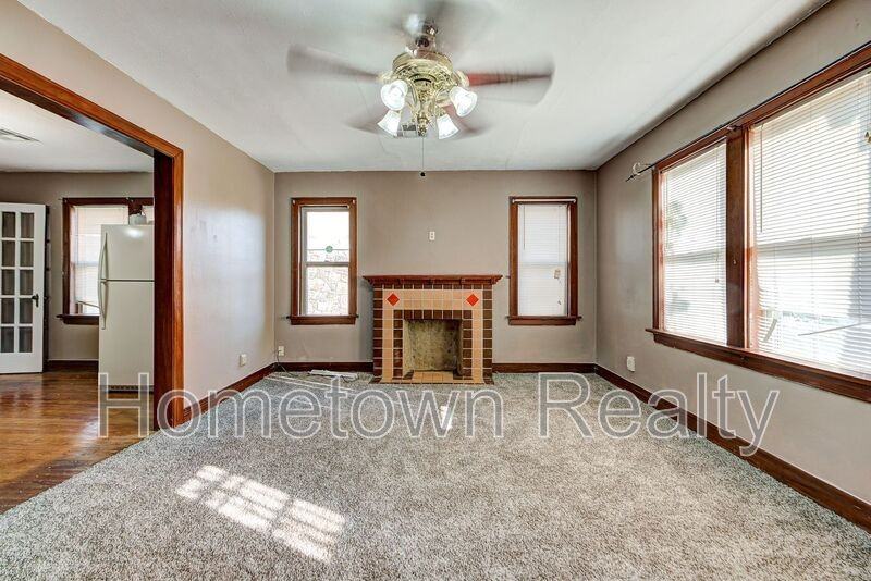 2213 N Hood St - Photo 4 of 25