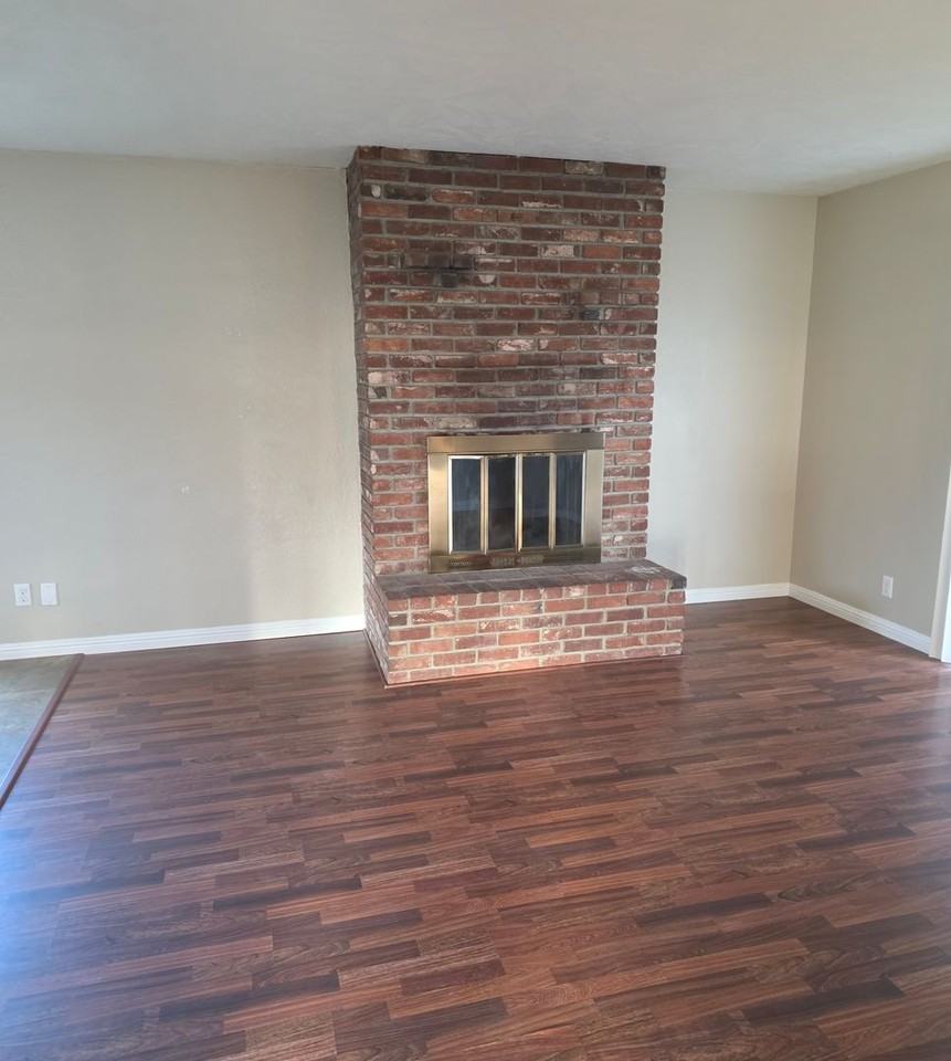 3344 Everett Dr - Photo 3 of 11