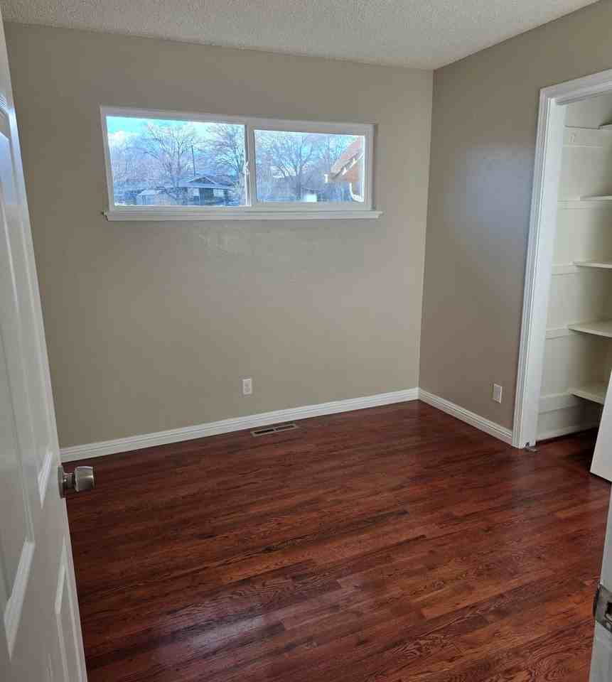 3344 Everett Dr - Photo 5 of 11