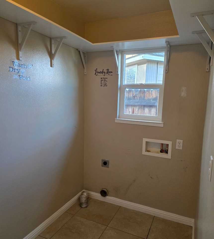 3344 Everett Dr - Photo 7 of 11