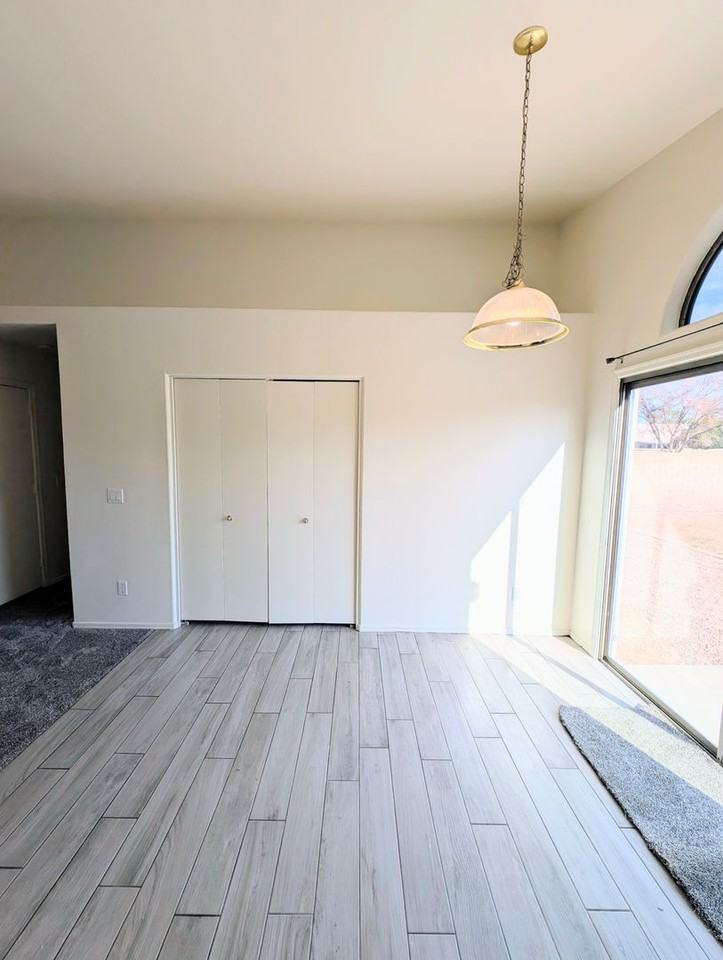 109 S Monterey St - Photo 6 of 18