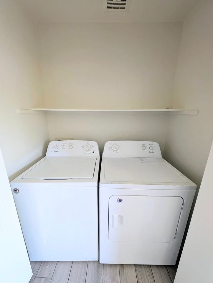 109 S Monterey St - Photo 7 of 18