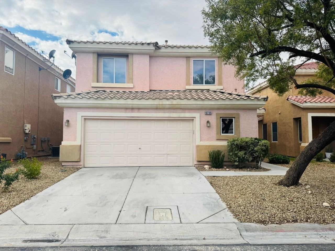 6735 Gold Yarrow St - Photo 2 of 33