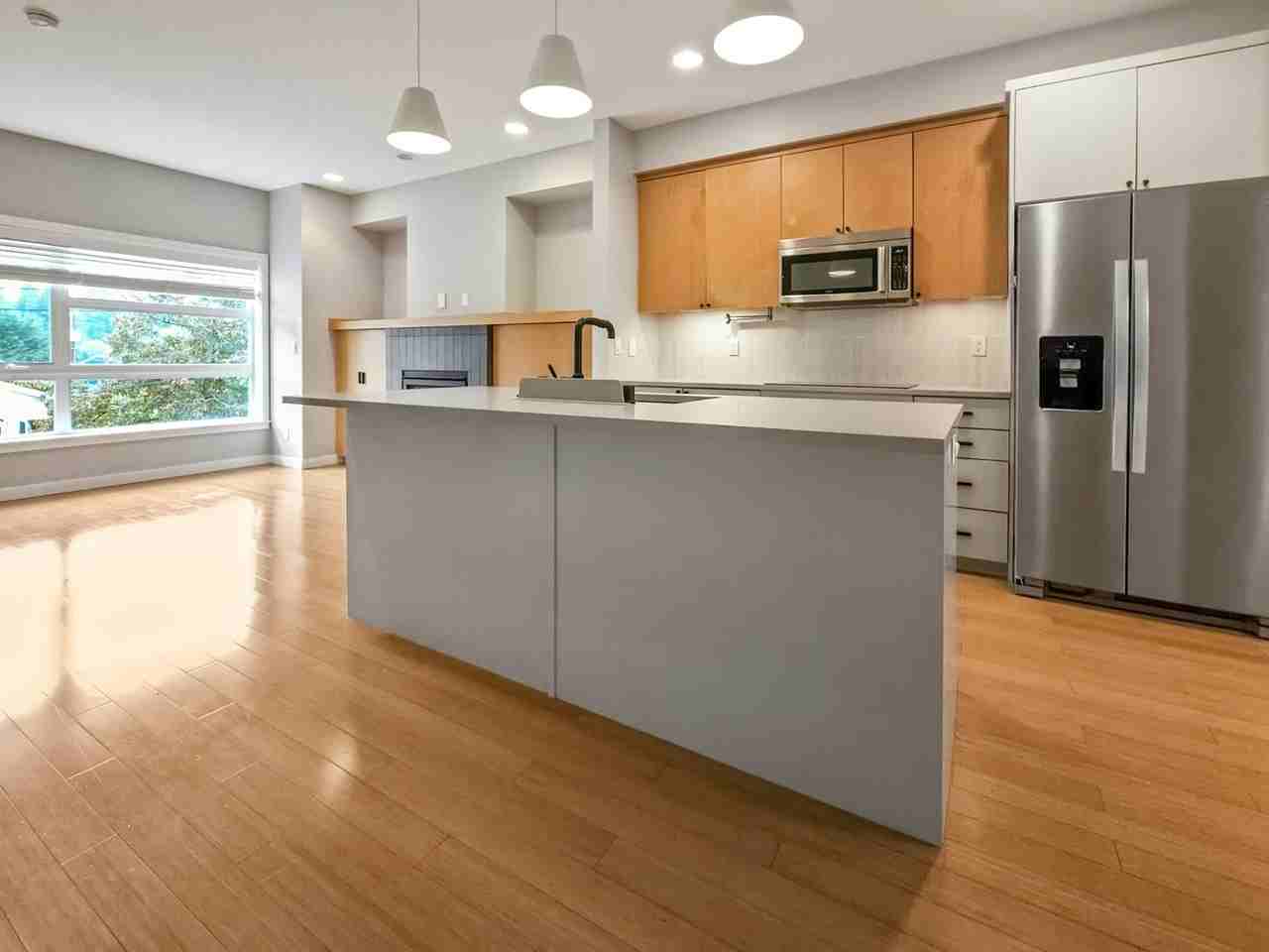 201 27th Ave E Apt B - Photo 5 of 16