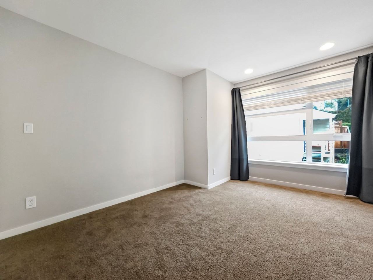 201 27th Ave E Apt B - Photo 7 of 16