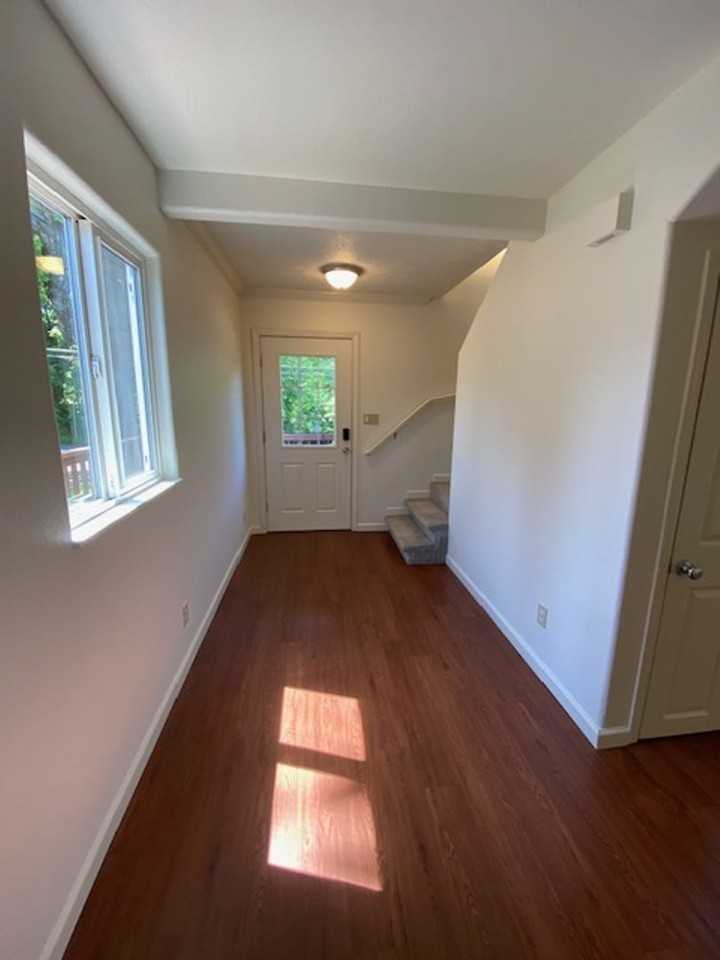 524 Nw Fargo St - Photo 3 of 29