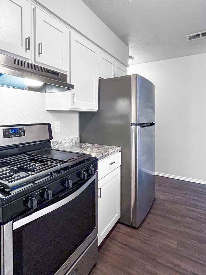 9018 Chaminade Dr - Photo 4 of 21