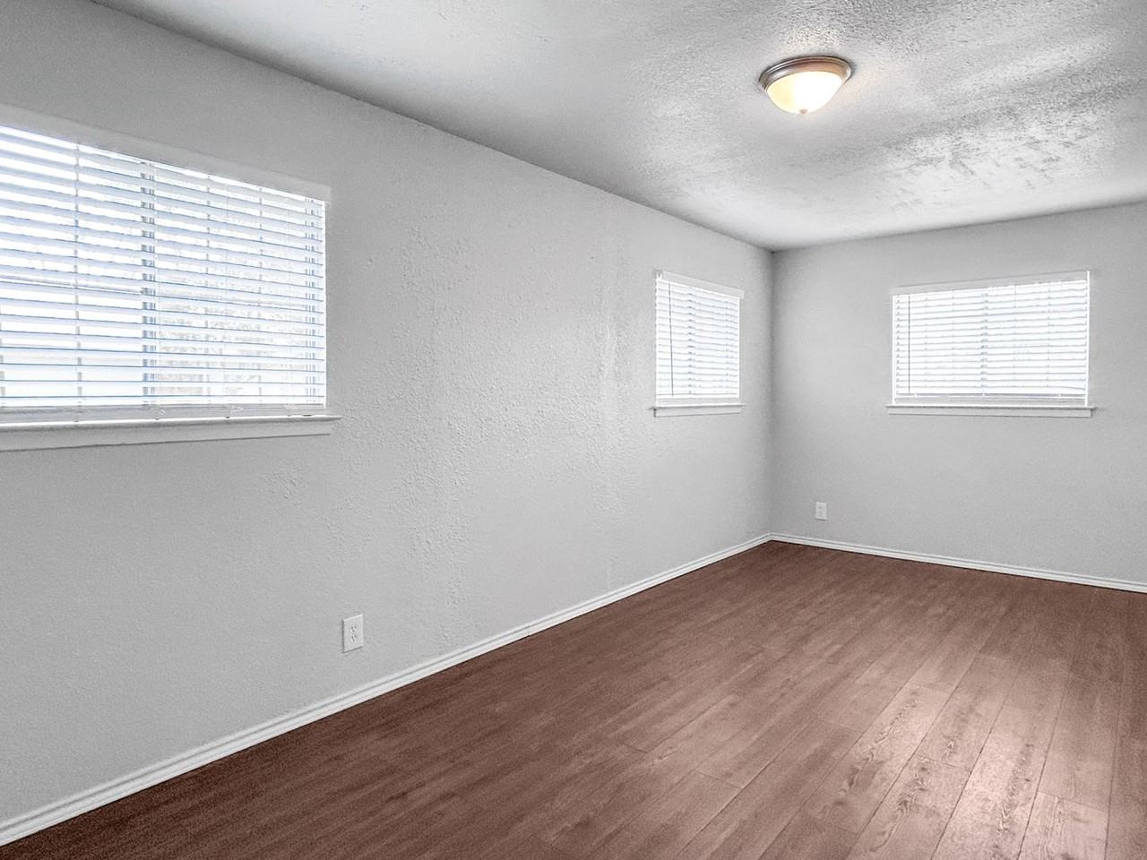 9018 Chaminade Dr - Photo 6 of 21