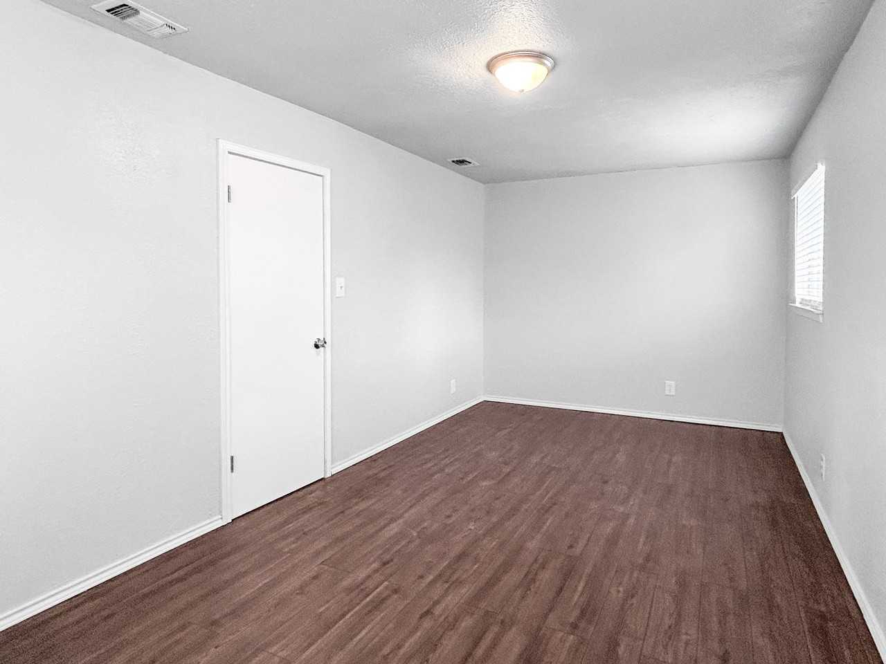 9018 Chaminade Dr - Photo 7 of 21