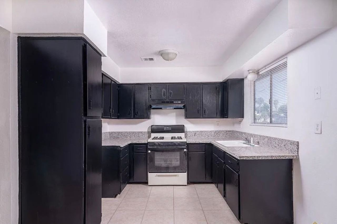 1317 Bernard St - Photo 2 of 6