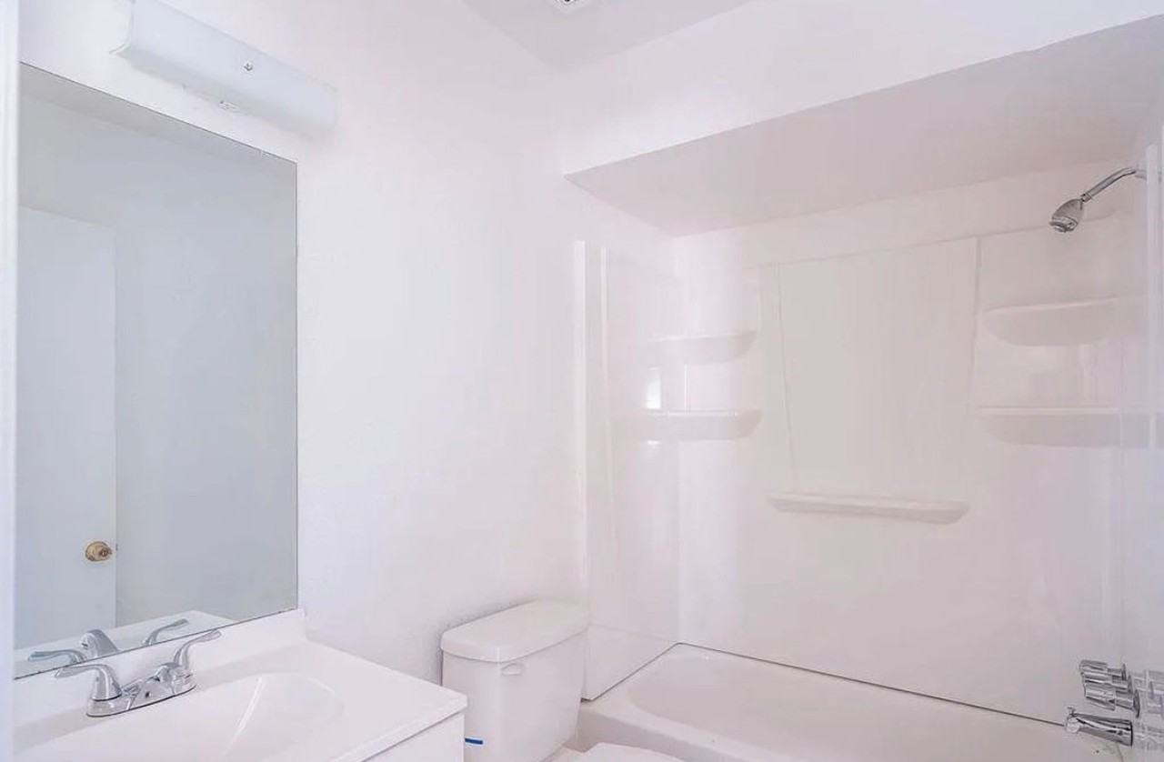 1317 Bernard St - Photo 3 of 6