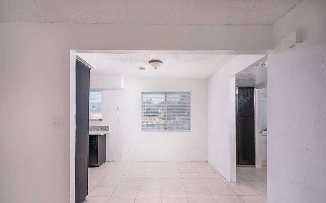 1317 Bernard St - Photo 5 of 6