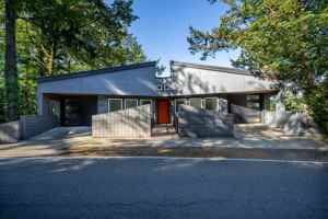 featured image of 4300 Sw Hewett Blvd