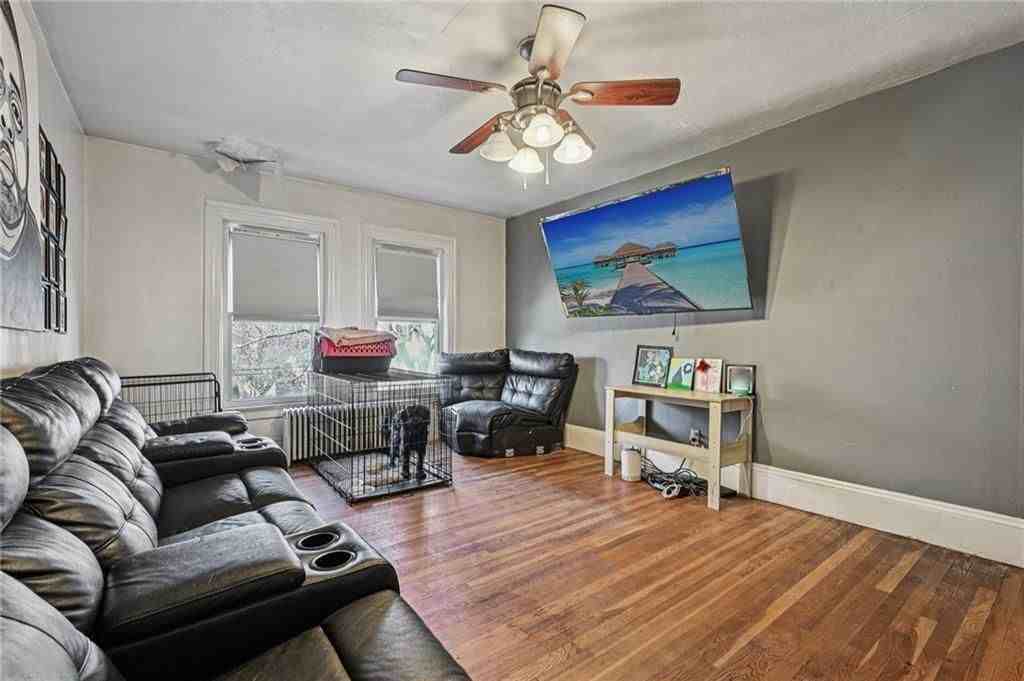 436 S Main St - Photo 3 of 6