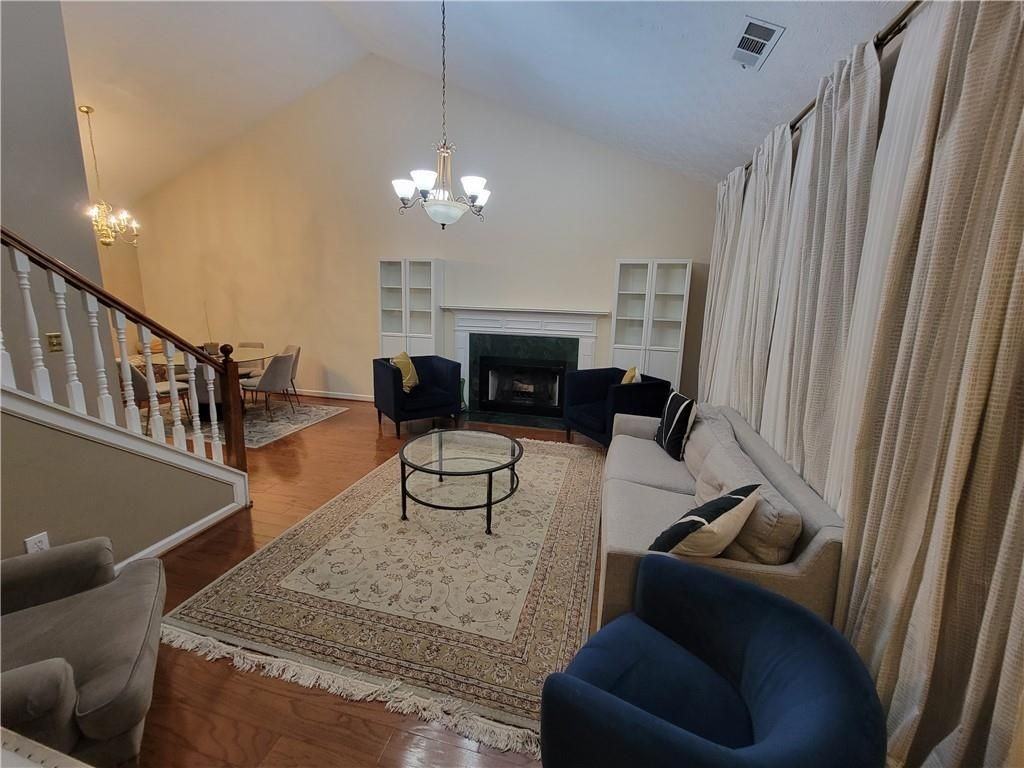 1002 Cedar Trce Sw - Photo 2 of 11