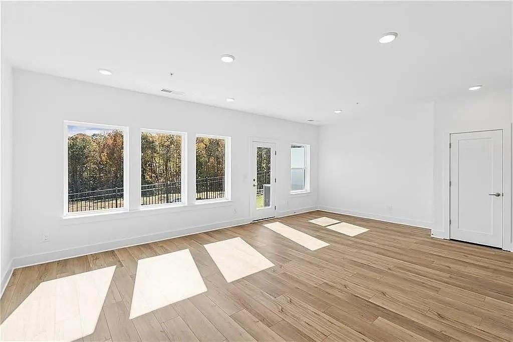 166 Red Bud Rd - Photo 4 of 11