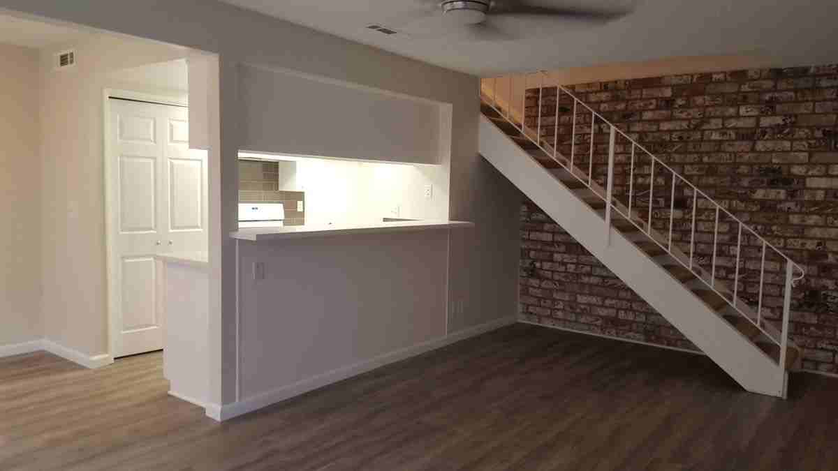 2603 Sextant Ave - Photo 2 of 9