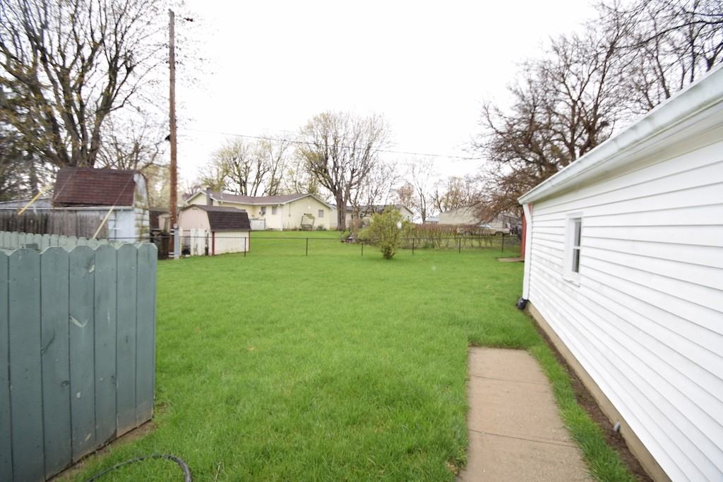 604 E Pearl St - Photo 5 of 8