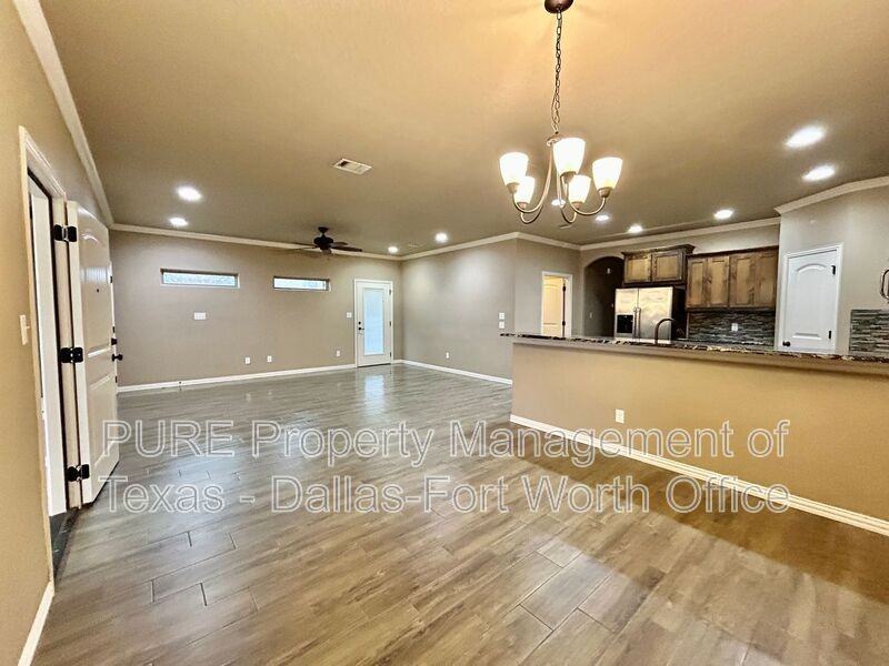 3001 Enchanted Rd - Photo 4 of 22