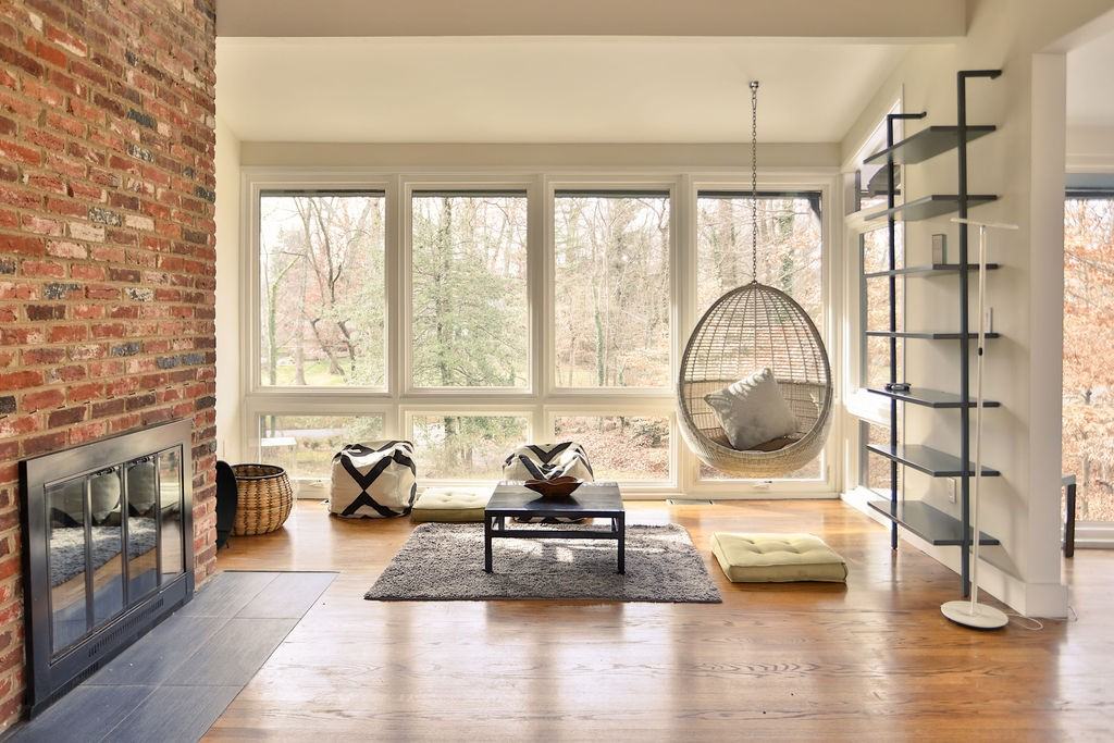 8518 Forest St - Photo 3 of 50