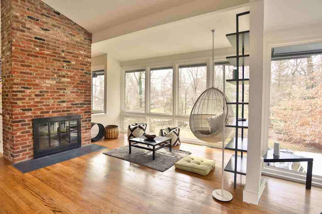 8518 Forest St - Photo 7 of 50