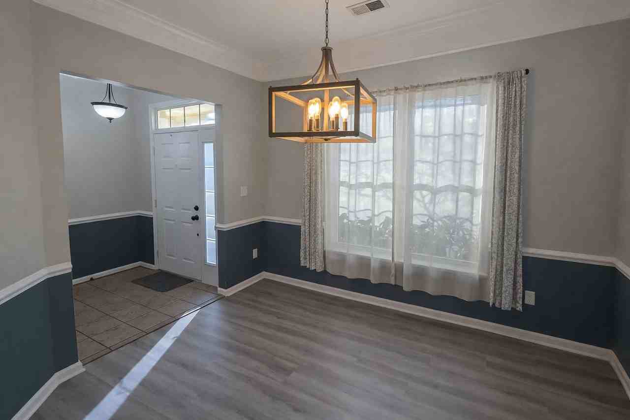 43068 Eustis St - Photo 2 of 25