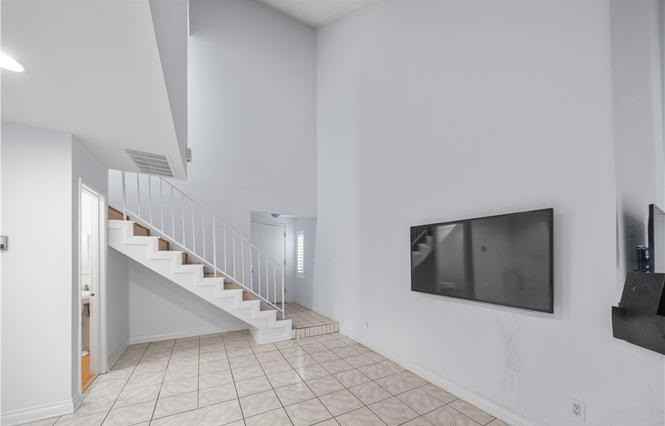 5577 Pioneer Blvd - Photo 4 of 6