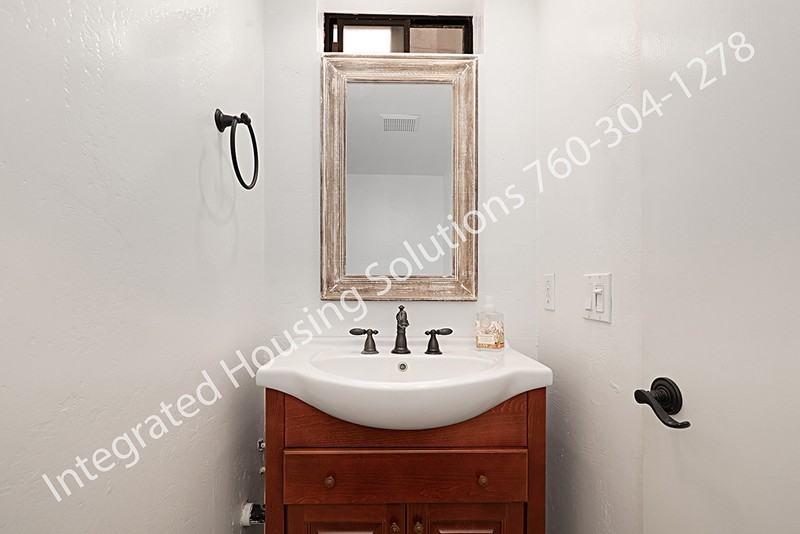 567 Hygeia Ave #B - Photo 7 of 10