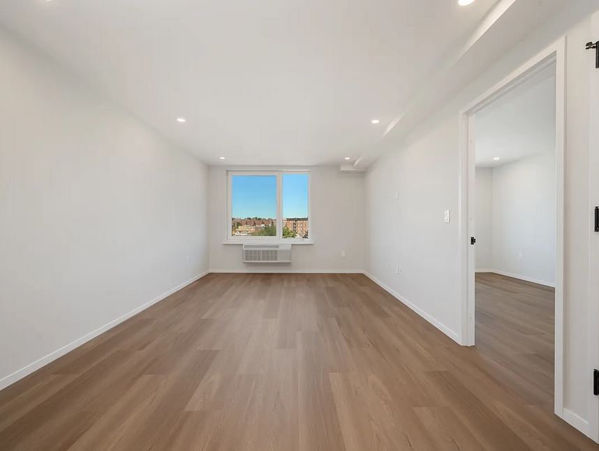 1718 Purdy St - Photo 2 of 5