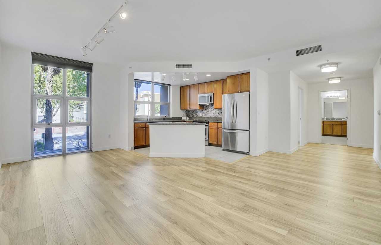 175 W Saint James St - Photo 3 of 12