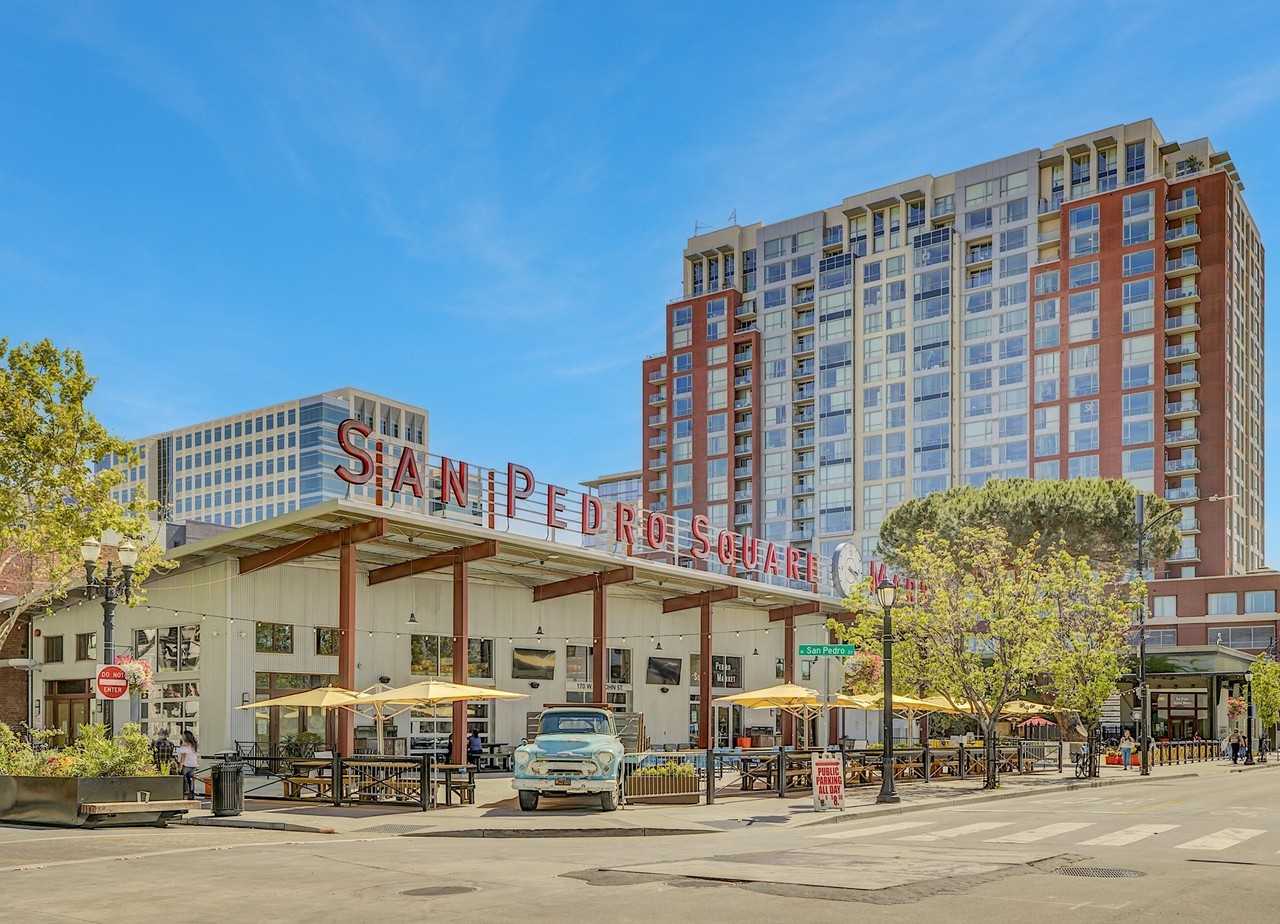 175 W Saint James St - Photo 4 of 12