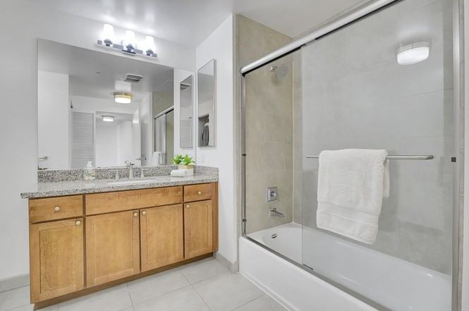 175 W Saint James St - Photo 6 of 12