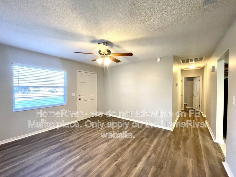 930 N 10th St - Photo 3 of 17