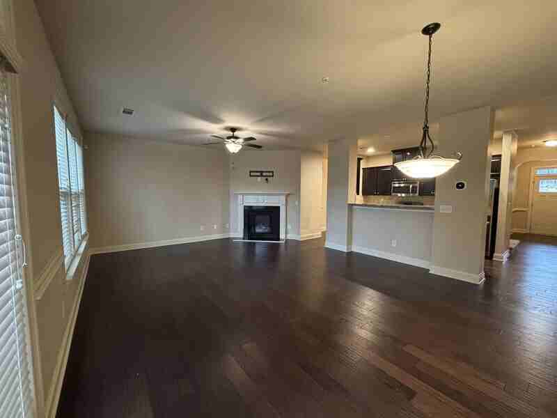 2218 Knoxhill Vw Se - Photo 2 of 27