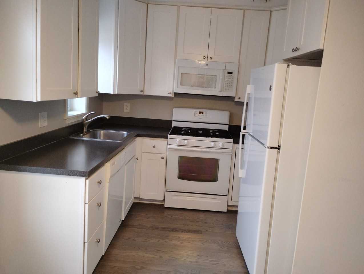 5245 Patrick Henry Dr - Photo 5 of 16