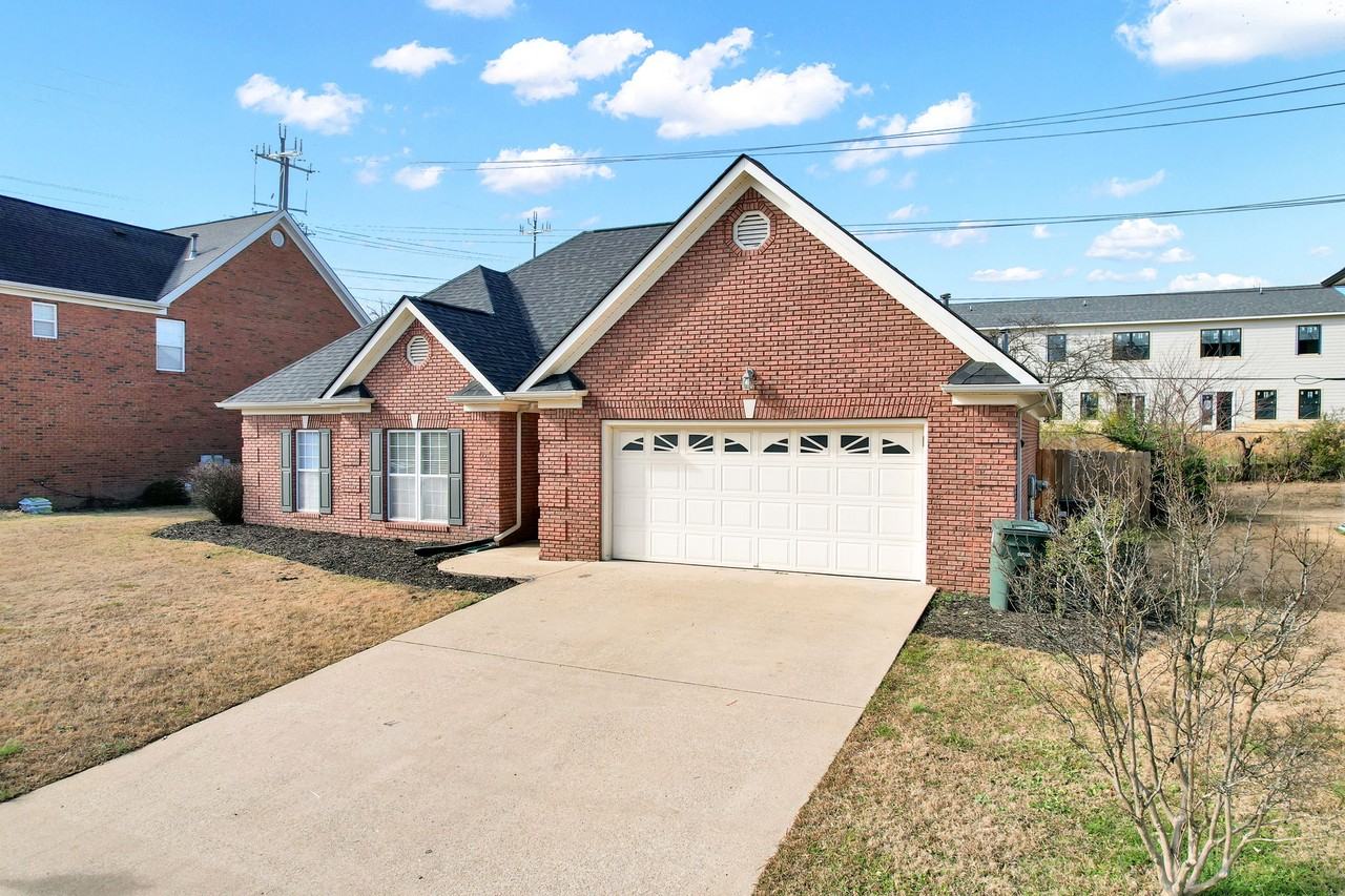 1907 Igou Place Dr - Photo 2 of 37