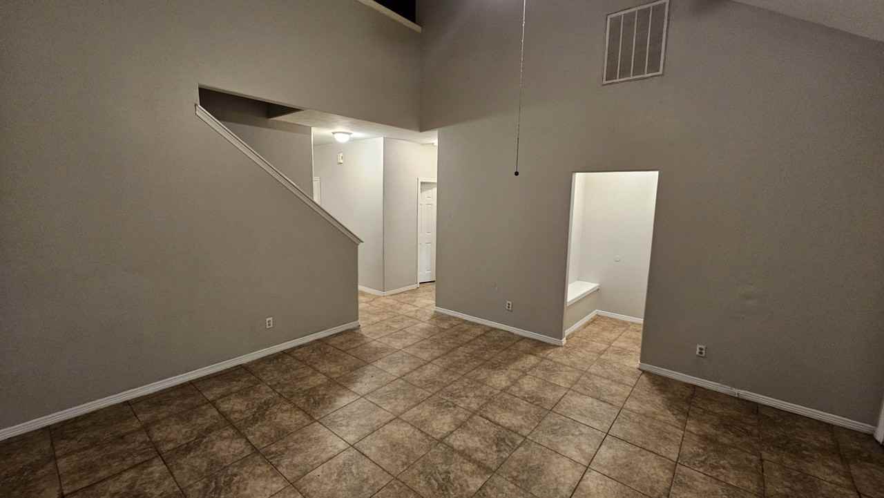 10130 Berrybriar Ln - Photo 4 of 23