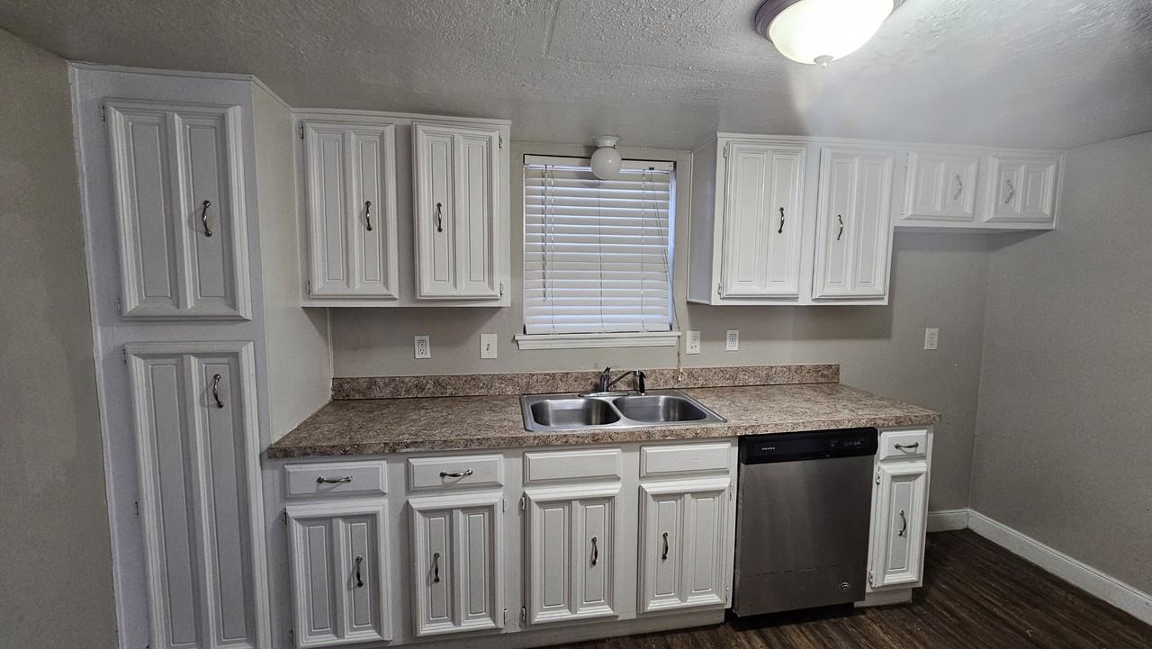 3118 Brookdale Dr - Photo 6 of 16