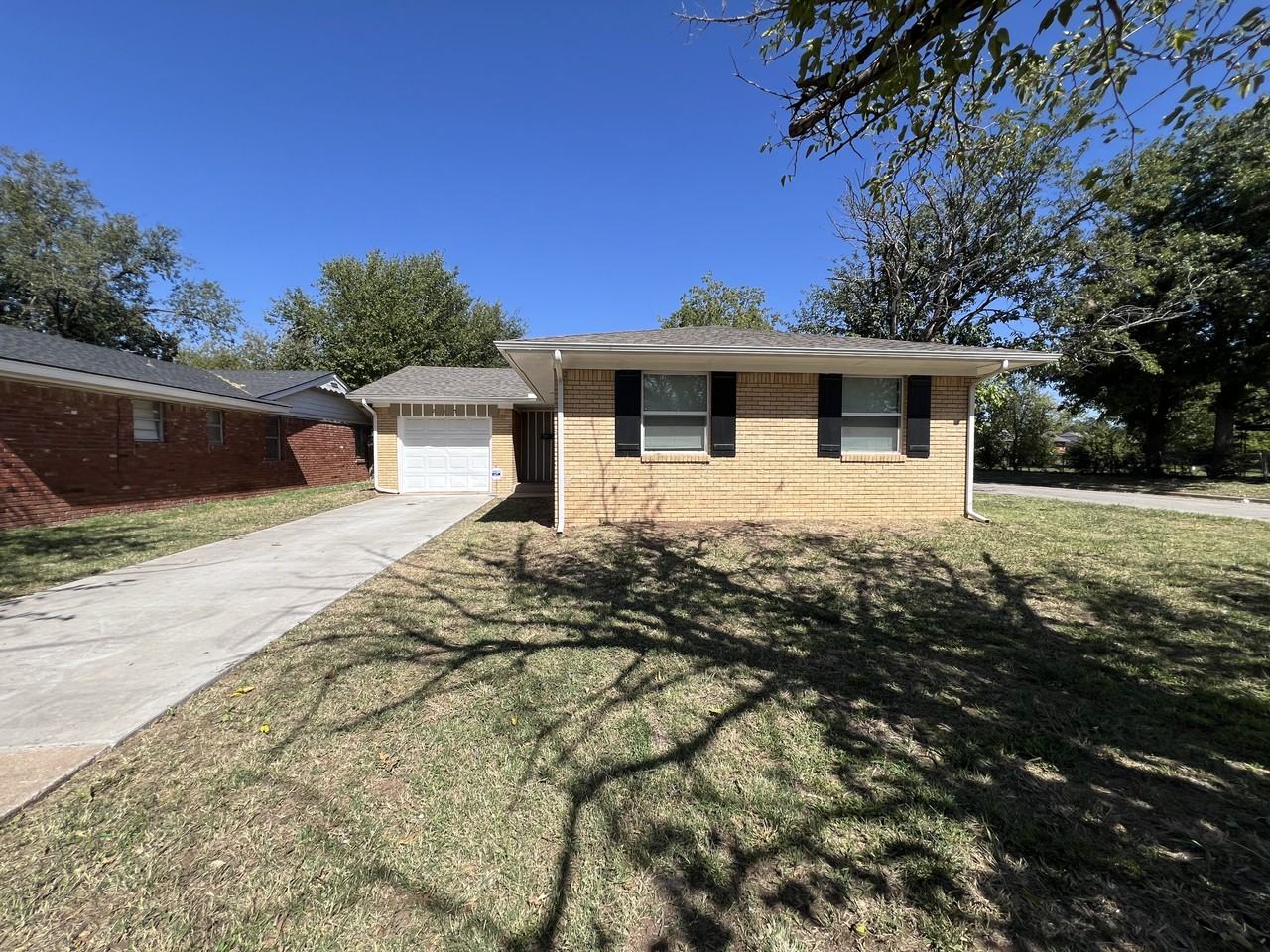 245 Nw 82nd St - Photo 2 of 17