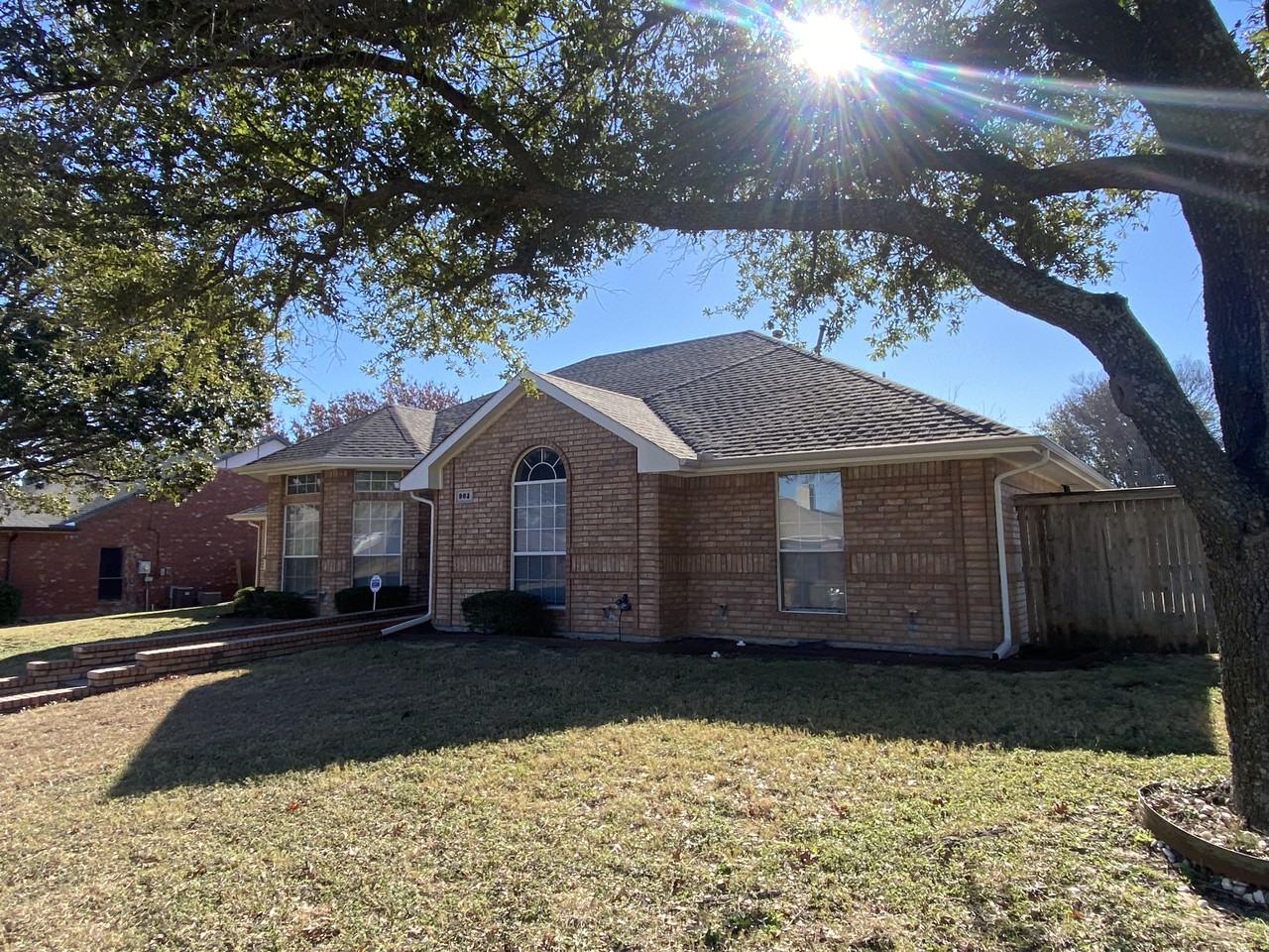 903 Breckenridge Dr - Photo 2 of 23