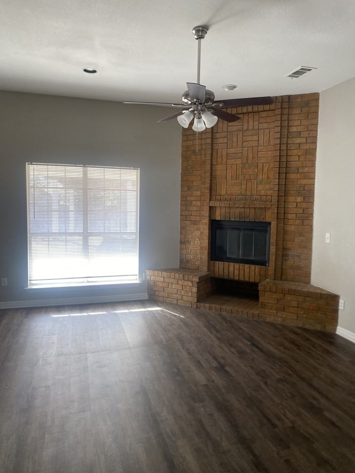 903 Breckenridge Dr - Photo 3 of 23