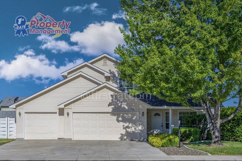 1923 N Tyra Ave - Photo 2 of 24