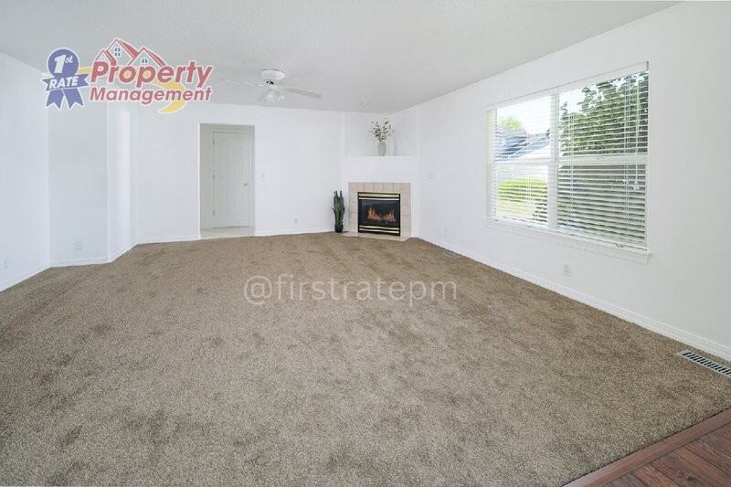 1923 N Tyra Ave - Photo 3 of 24