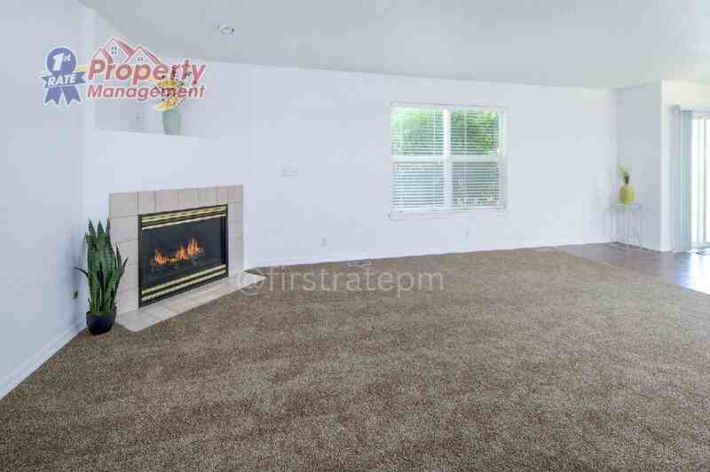 1923 N Tyra Ave - Photo 4 of 24