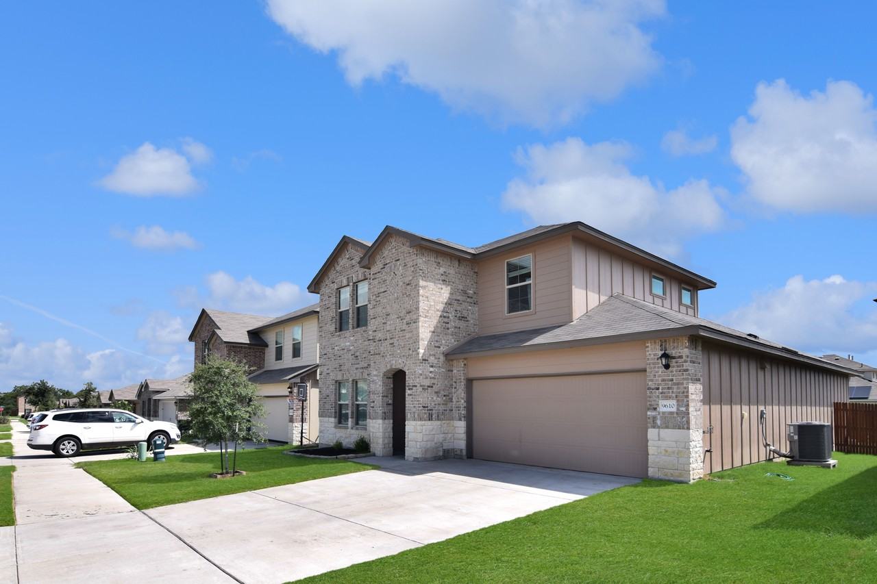 9610 Falme Ln - Photo 2 of 46