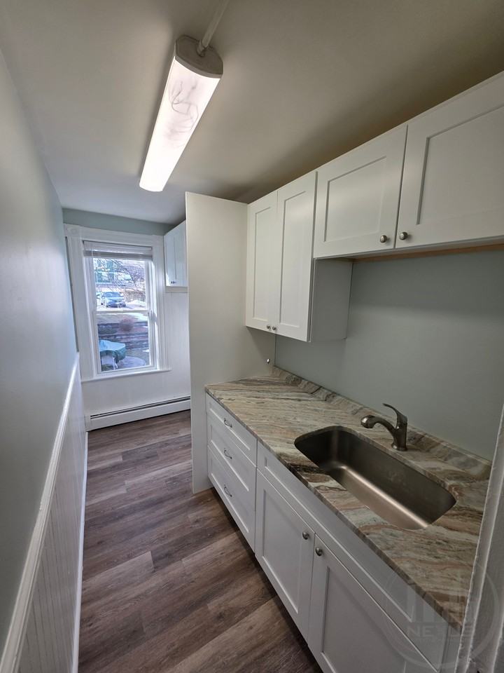 408 Winter St - Photo 4 of 10