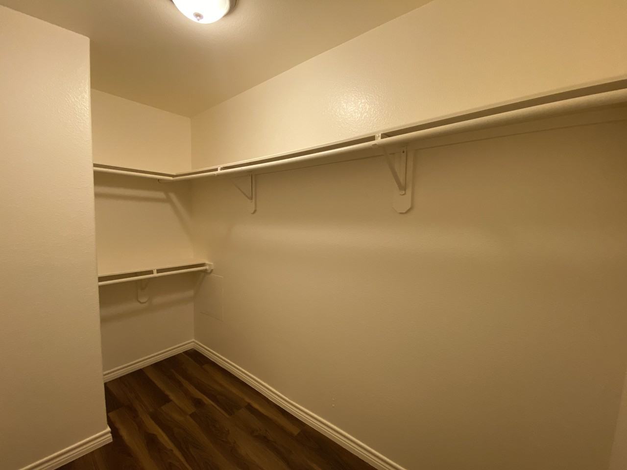 1115 Maple St - Photo 7 of 10