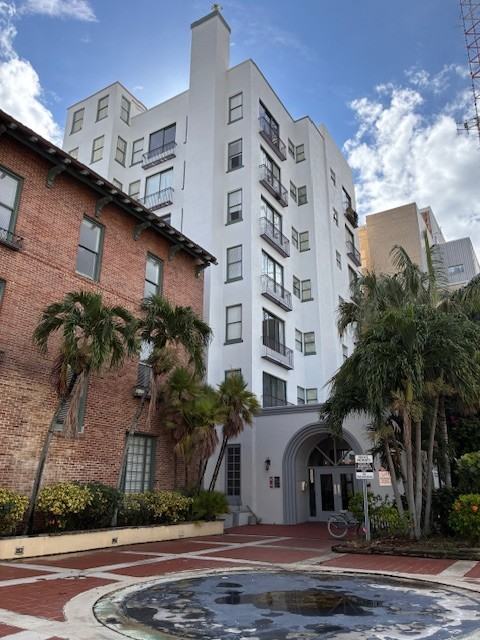 2310 1st St #601 - Photo 3 of 13