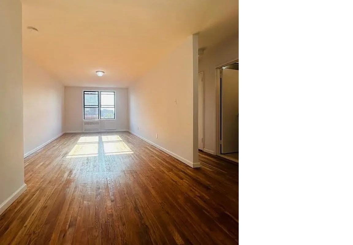 2534 Crescent St #5H - Photo 3 of 6